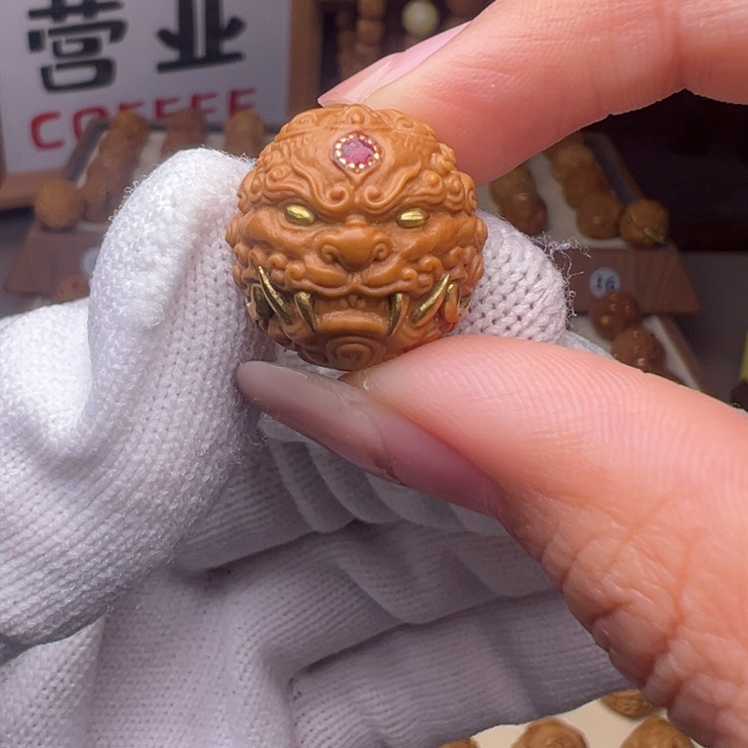 猴头核桃把件镶嵌款双面唐狮全品他正常封口线