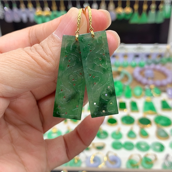 翡翠18K金镶嵌耳饰