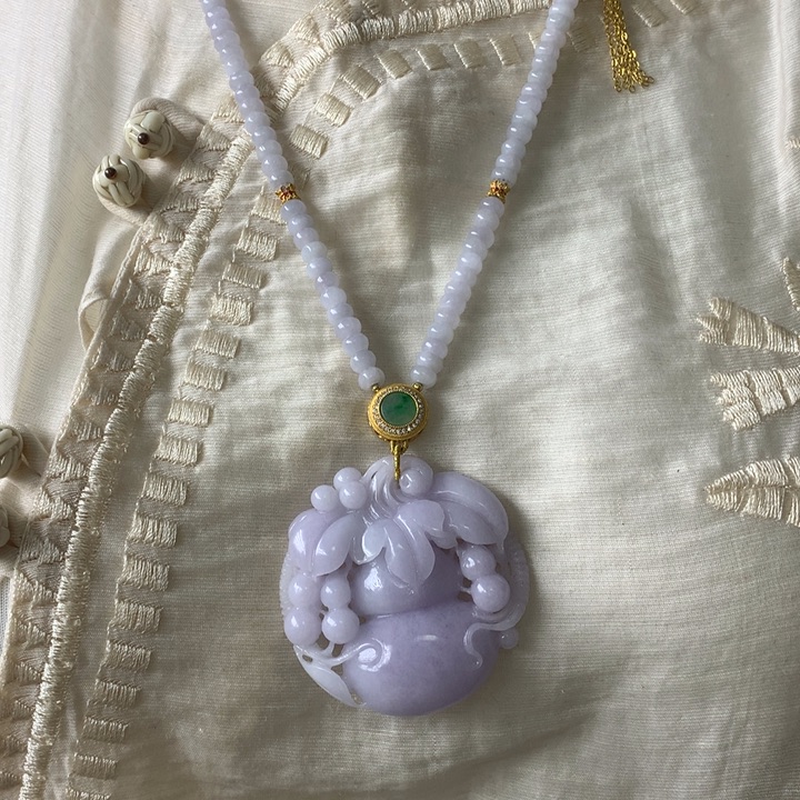翡翠吊坠(赠链)未镶嵌
