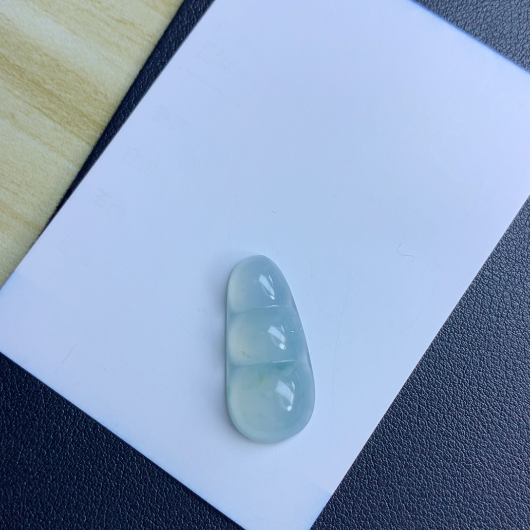 翡翠颈饰未镶嵌福豆