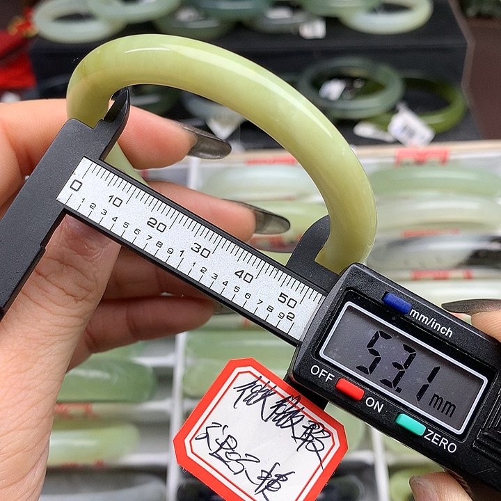 蛇纹石玉手镯未镶嵌765