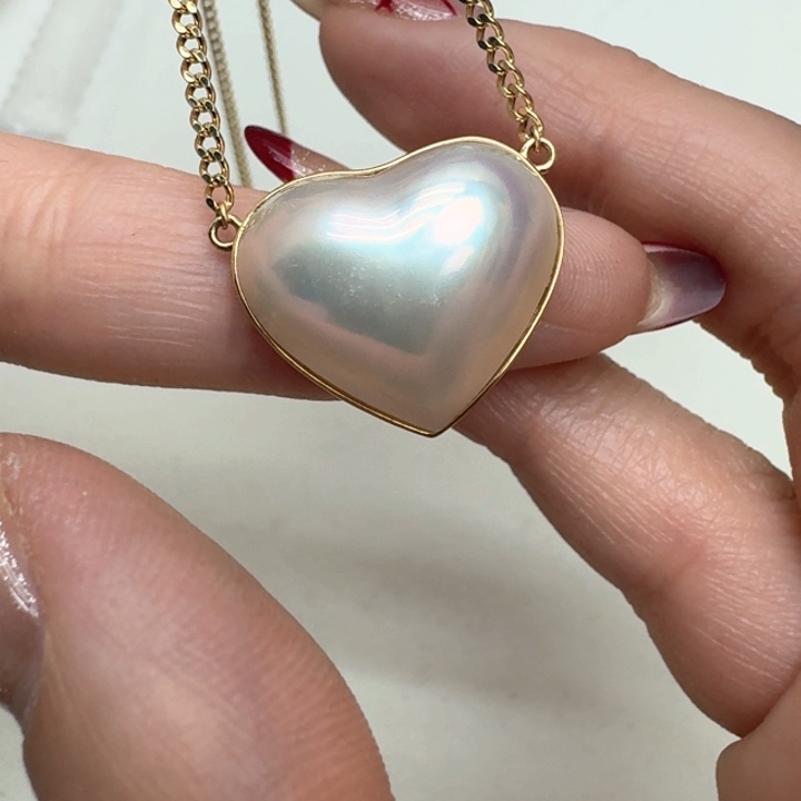 拼合珍珠（马贝珠）颈饰18K金镶嵌