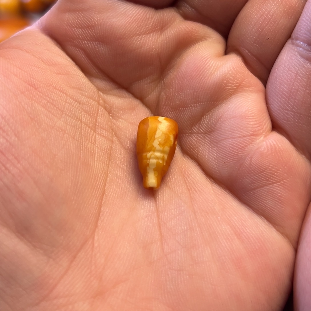 蜜蜡吊坠(不含链)未镶嵌
