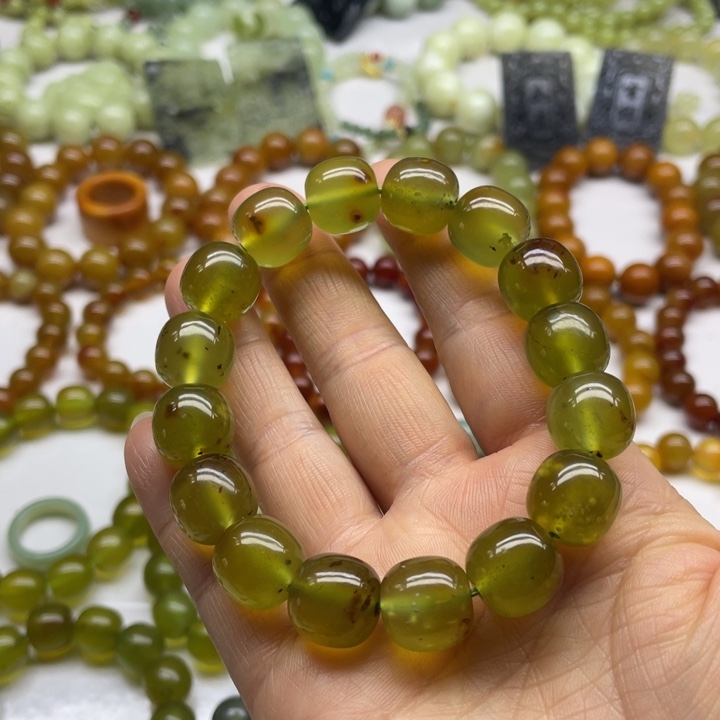 蛇纹石玉手串未镶嵌