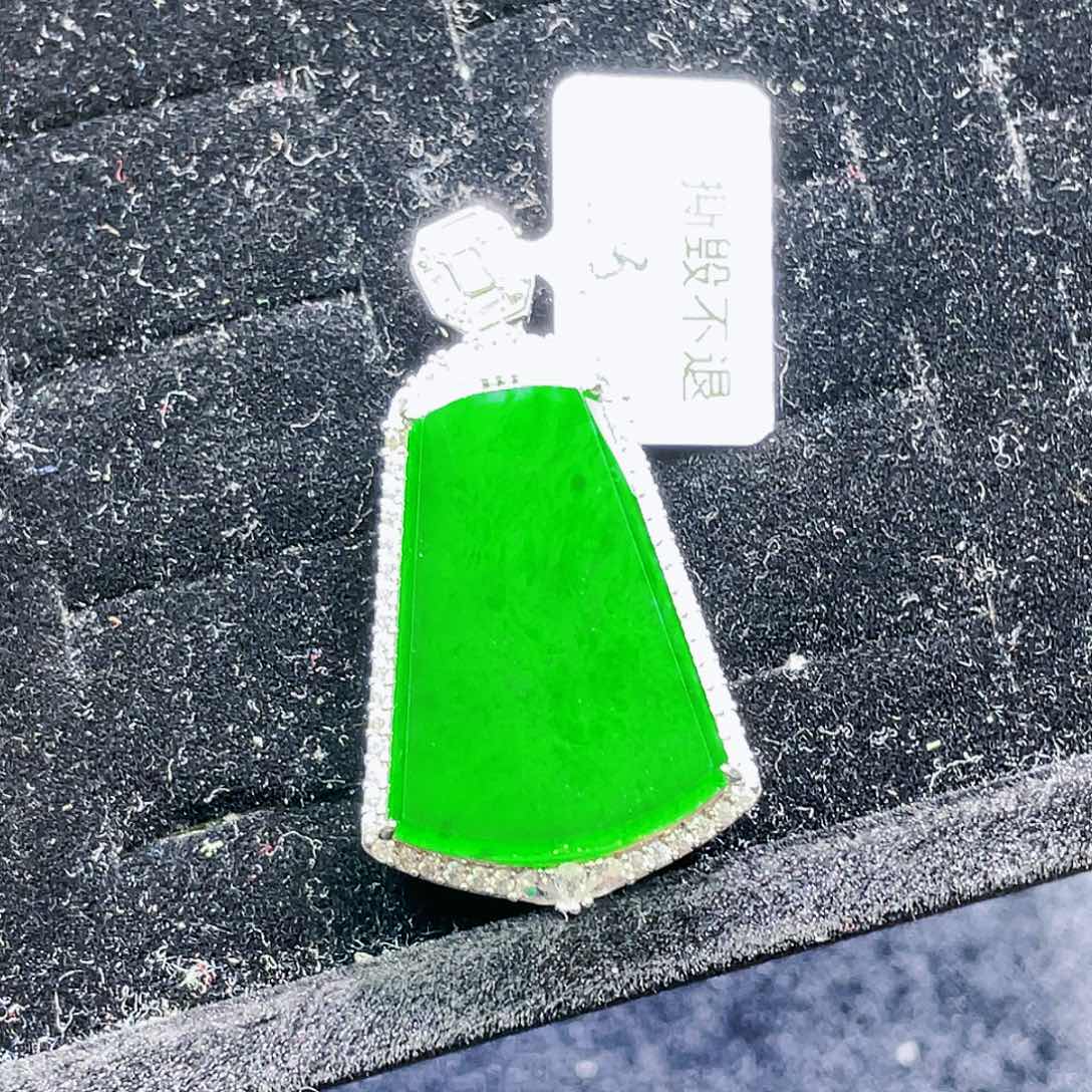 翡翠颈饰未镶嵌56，