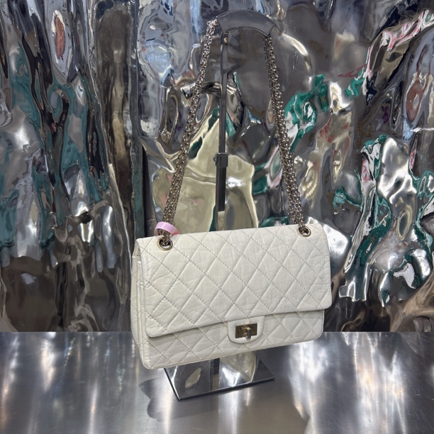 95新 Chanel/香奈儿 灰白色 2.55 翻盖 单肩包