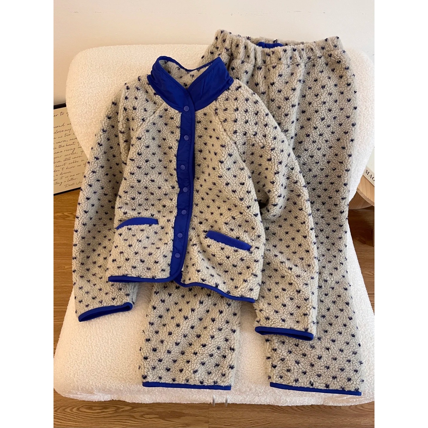 韩系简约波点撞色米粒绒睡衣女款秋冬季长袖长裤家居服套装可外穿