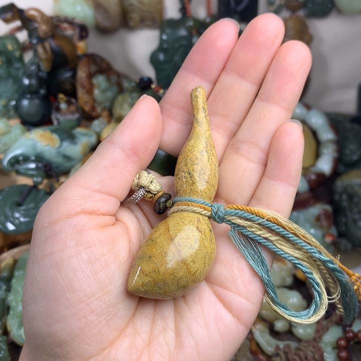 岫岩河磨玉（透闪石质玉）手把未镶嵌