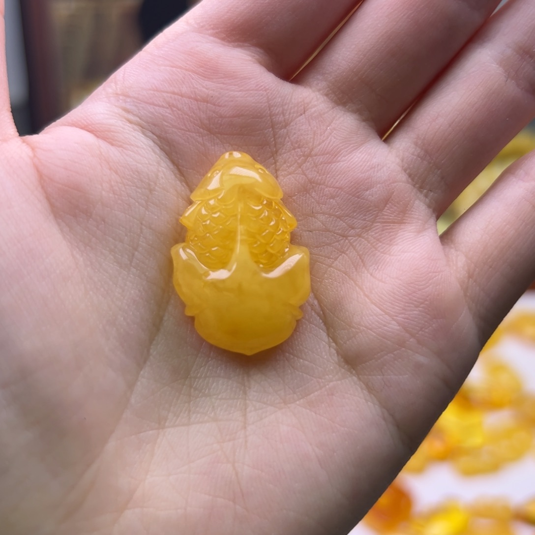 琥珀未镶嵌珠宝奇石