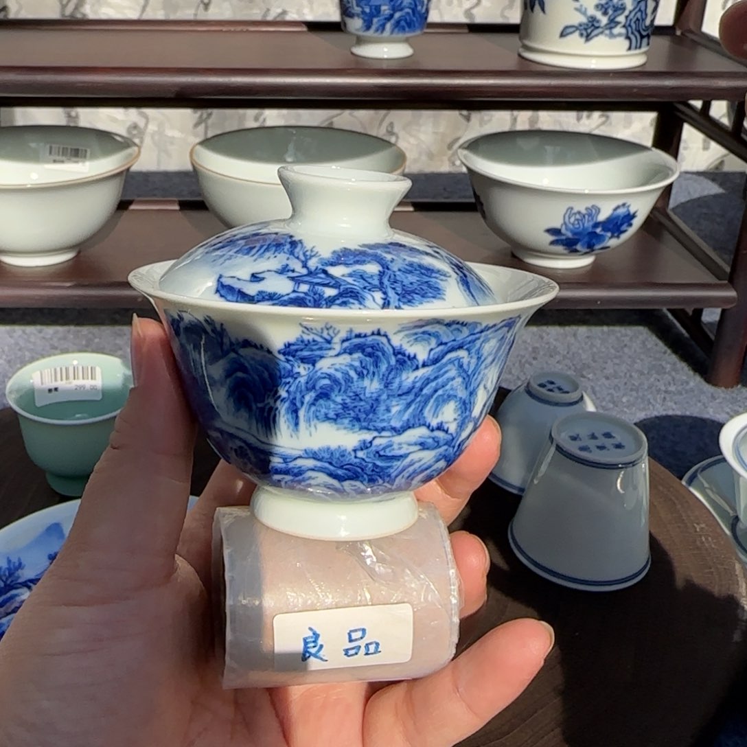 尴尬君君君君君君君君咯哦哦哦