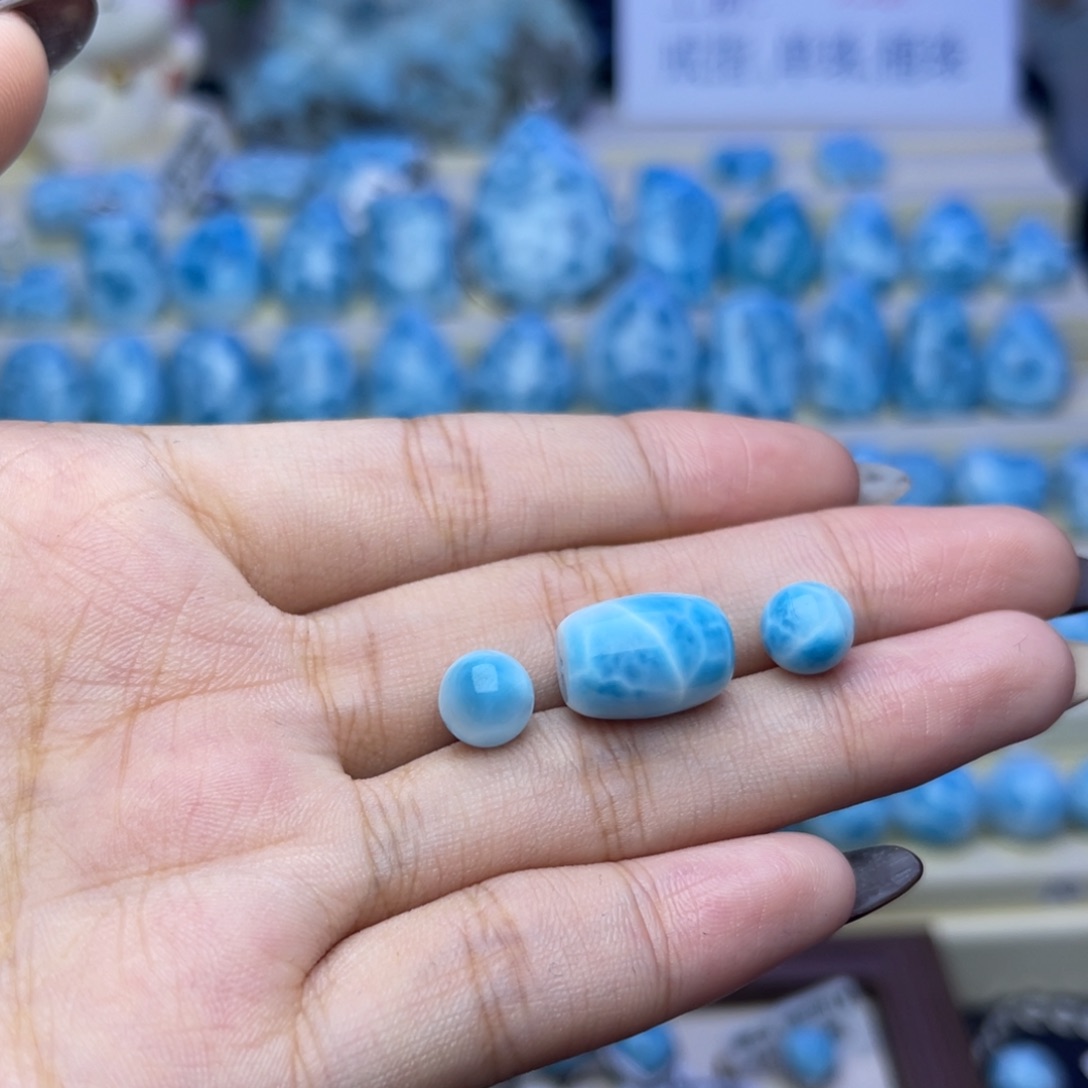 未镶嵌针钠钙石（海纹石）珠宝半成品