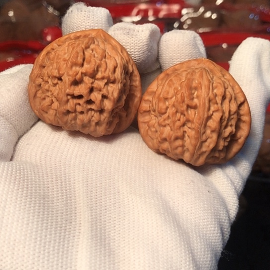 文玩核桃把件三角白39