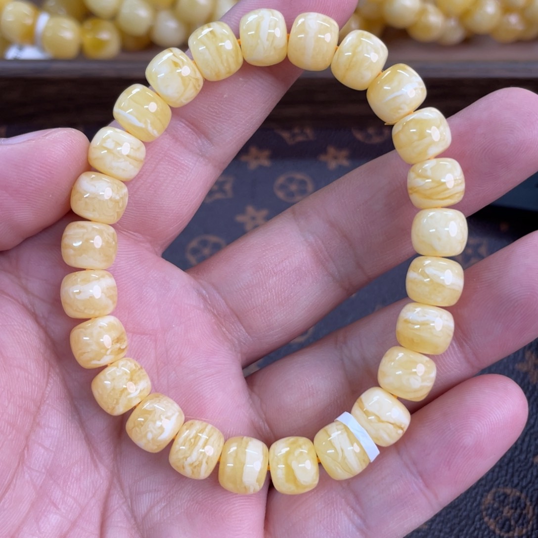 琥珀裸石未镶嵌12700000000