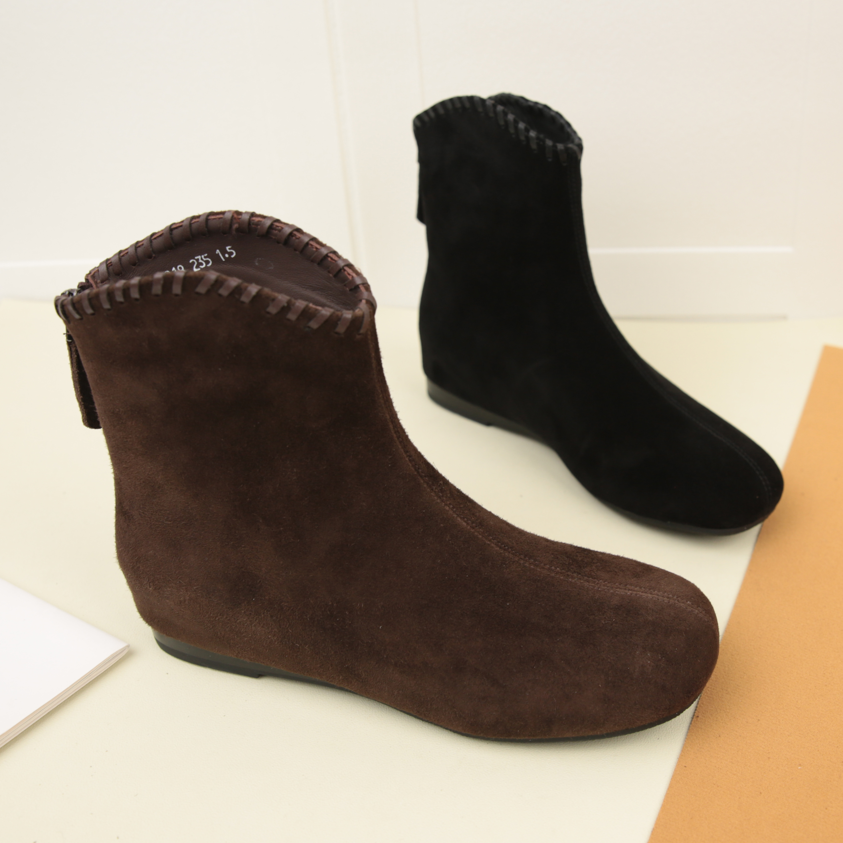 1085冬季新款时尚后拉链平底圆头气质女舒适软底单里短靴