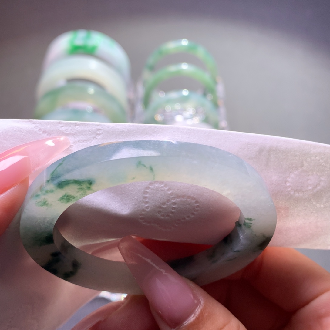 定制翡翠未镶嵌手镯