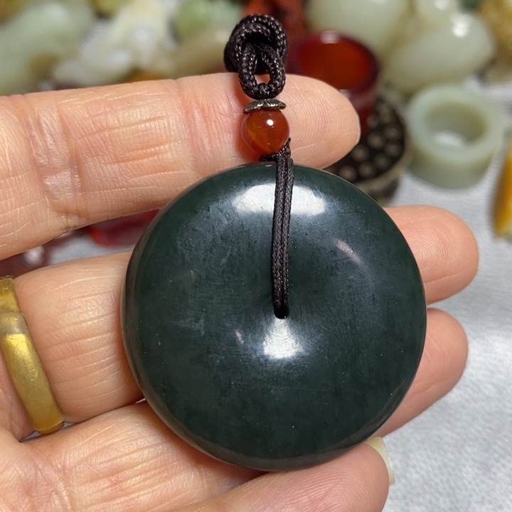 和田玉（糖玉）颈饰未镶嵌