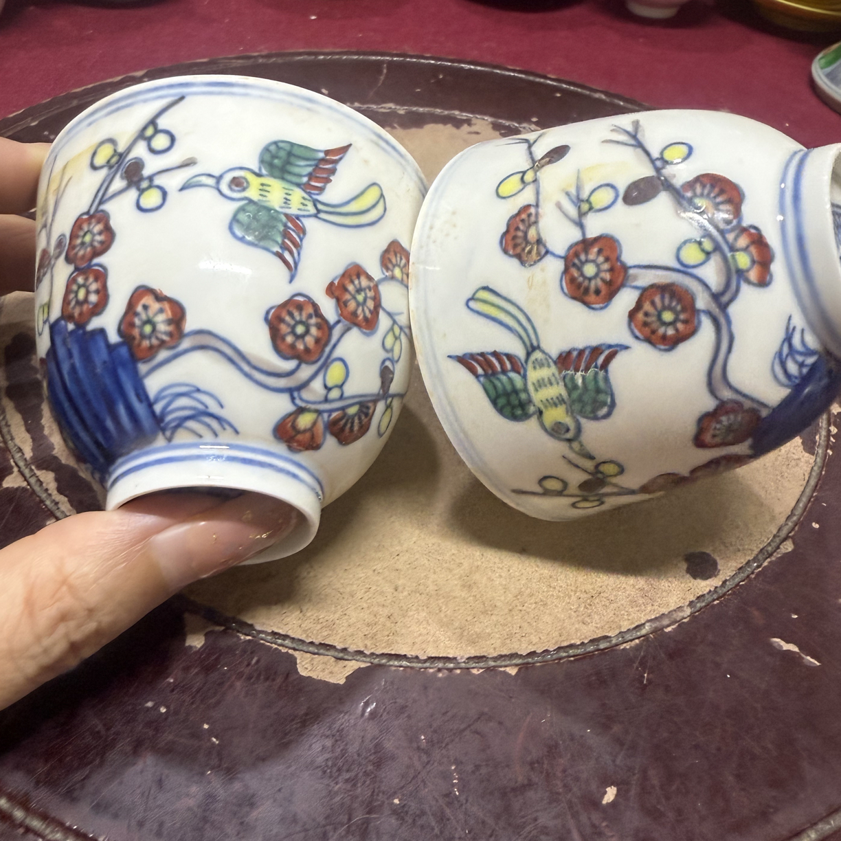 斗彩手绘口杯一对