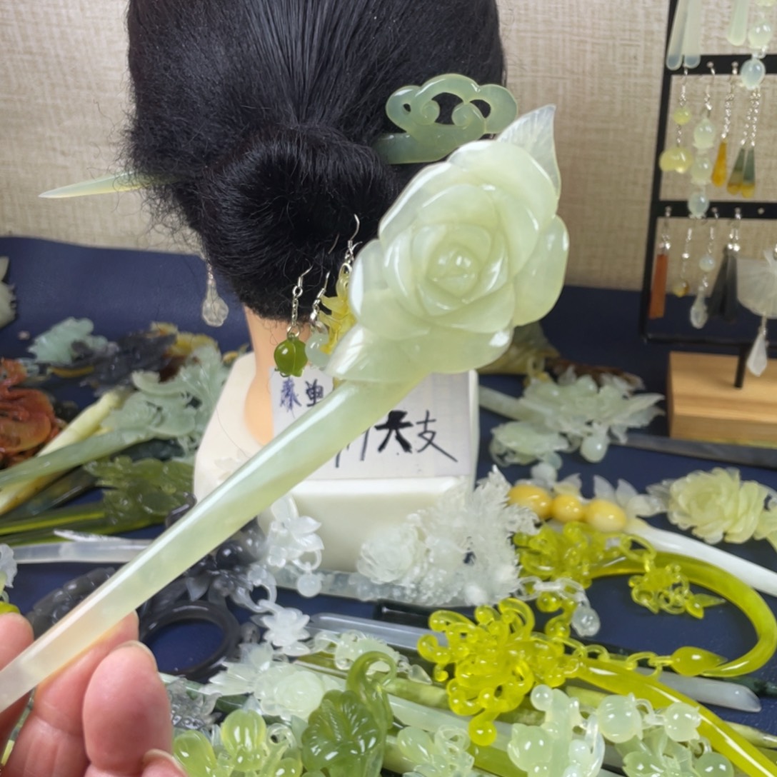 蛇纹石玉未镶嵌发饰