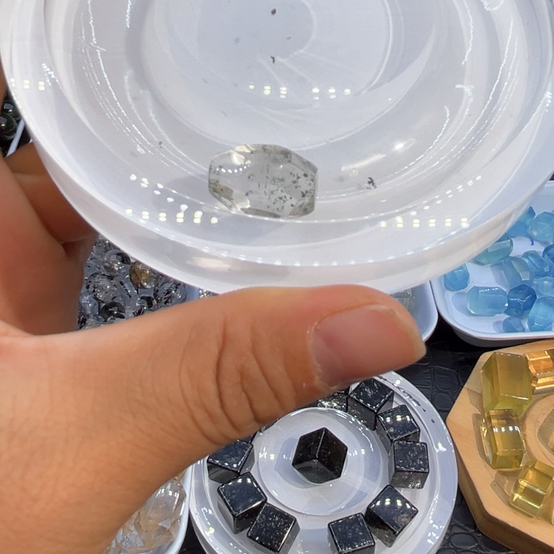 未镶嵌珠宝半成品水晶w**?10打孔