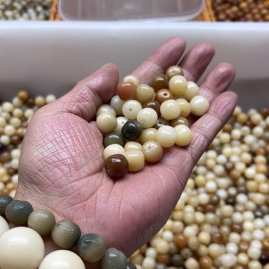 长***主吊坠白玉菩提11-10风化桶珠1000颗