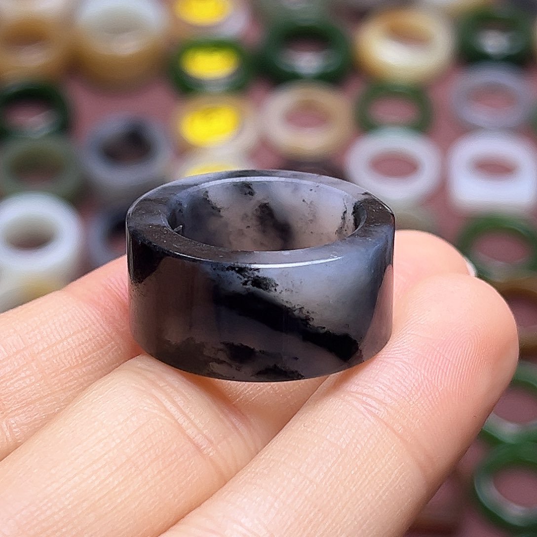 和田玉未镶嵌戒指18.3山水墨画