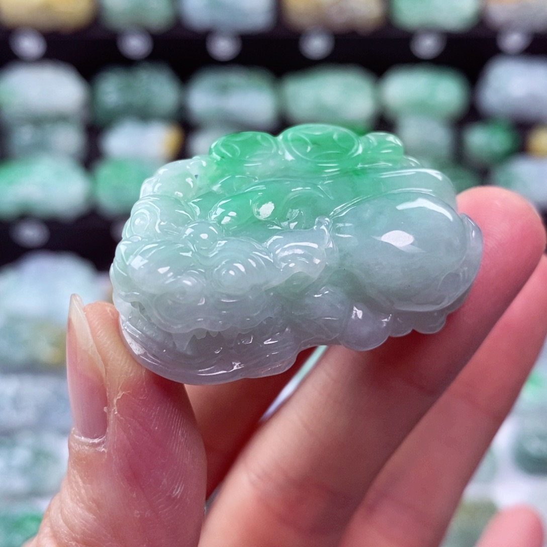 翡翠颈饰未镶嵌天然