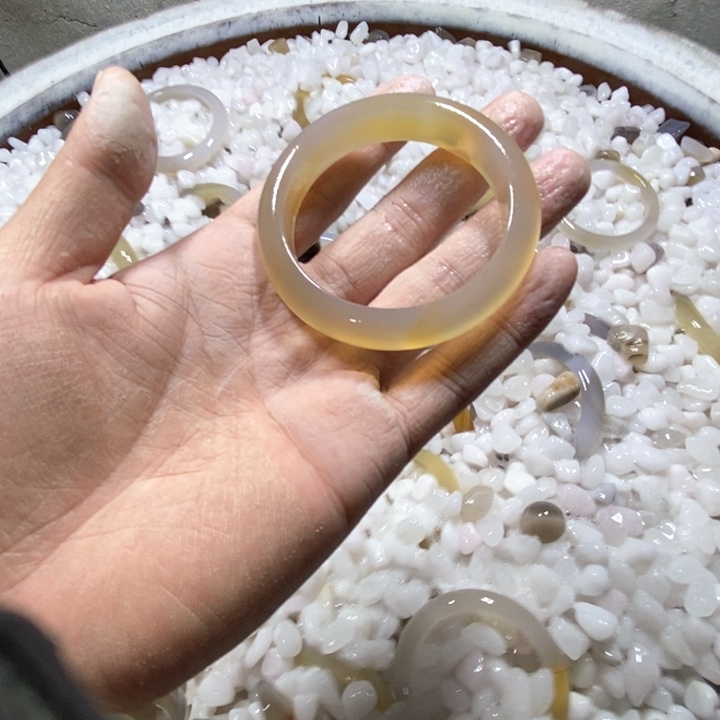 玛瑙/玉髓手镯未镶嵌