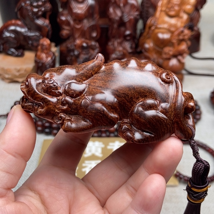 花梨木类端景台天***！貔貅48克左右