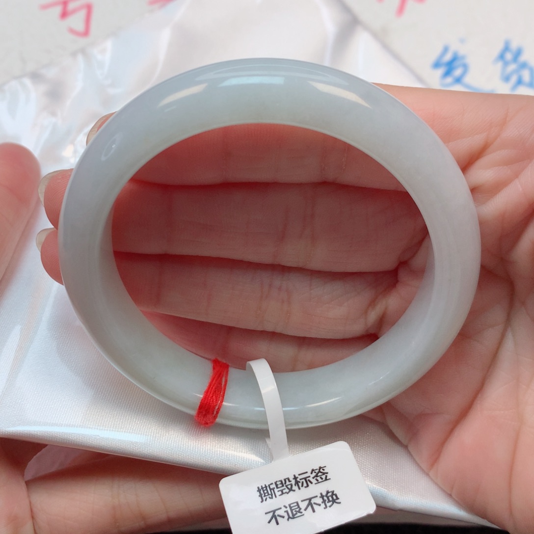 翡翠手镯未镶嵌55.7圈