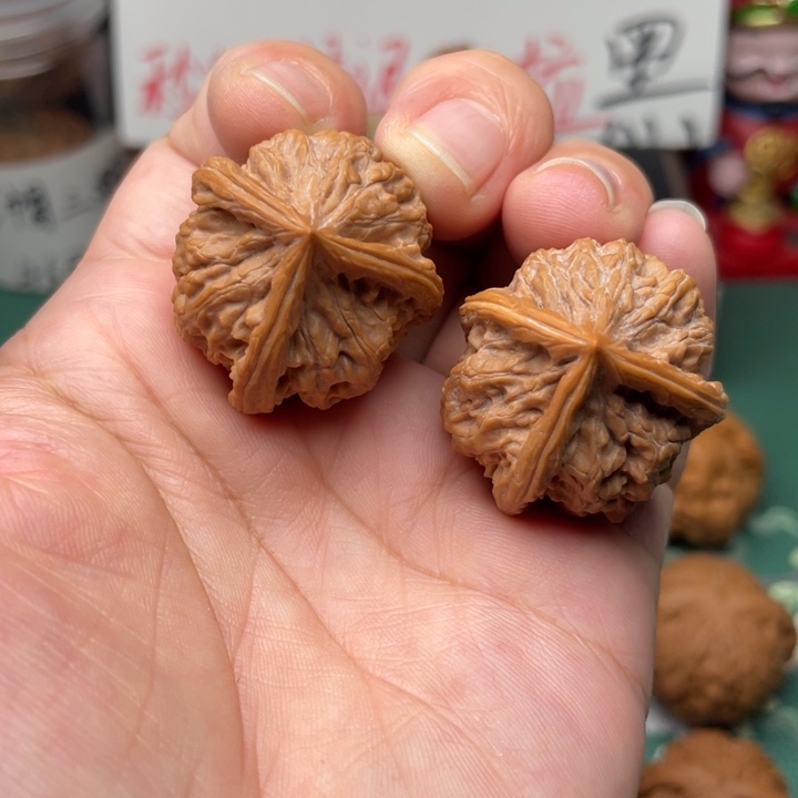 【闪购商品】文玩核桃吊坠31玉玺三棱