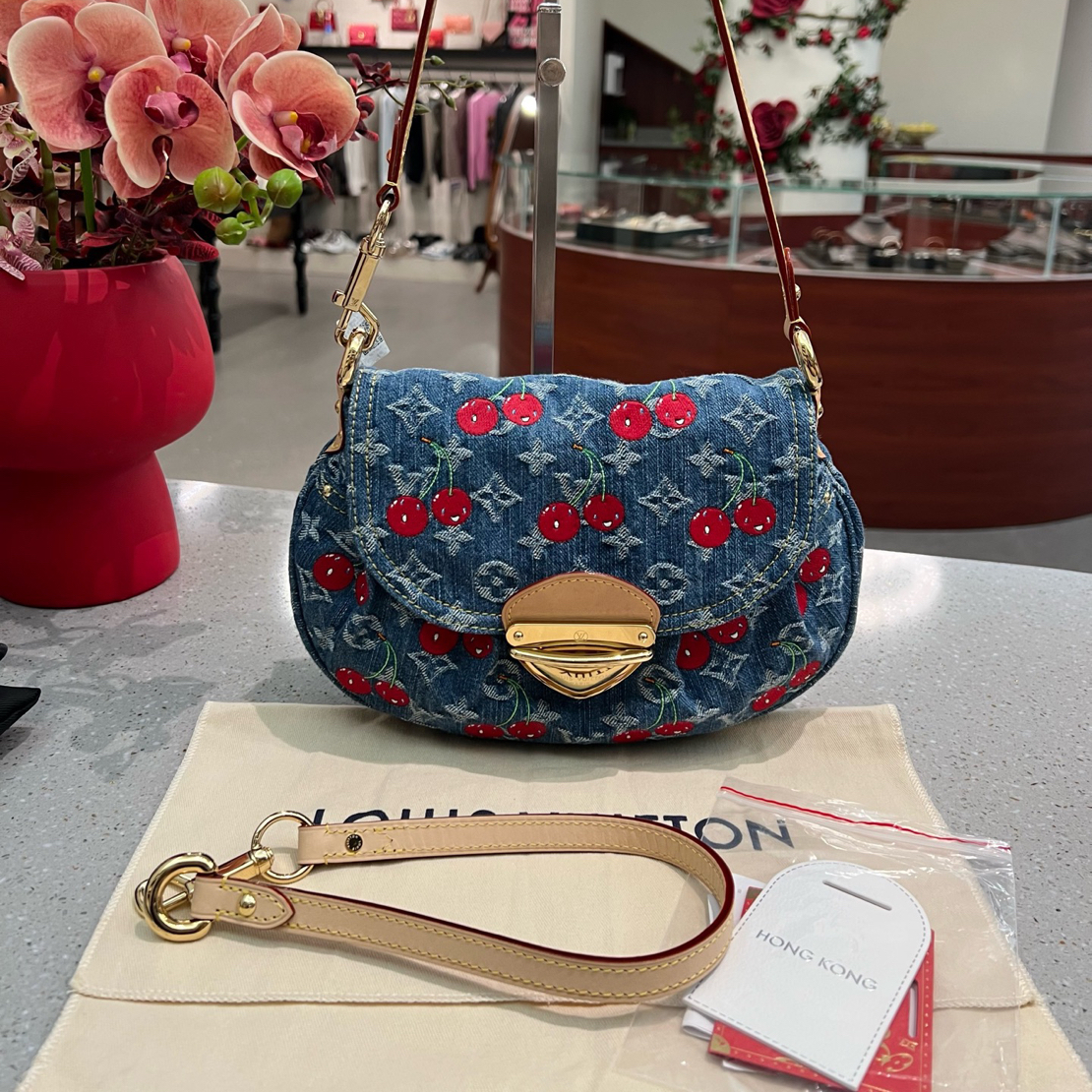 99新 LouisVuitton/路易威登 村上隆丹宁樱桃sunset元宝包腋下包