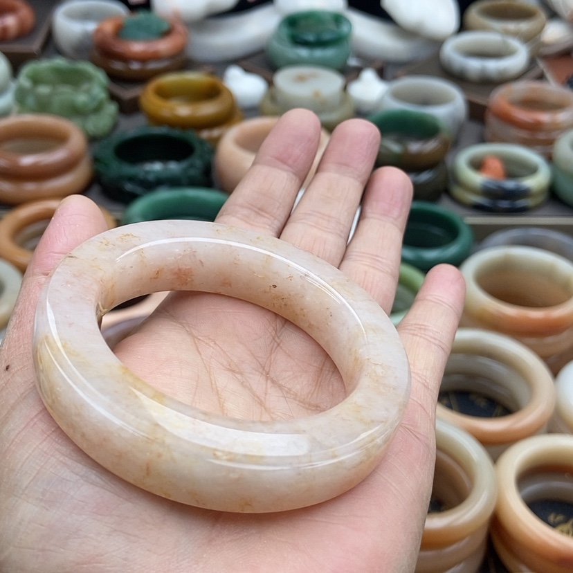 【闪购商品】石英质玉手镯53未镶嵌