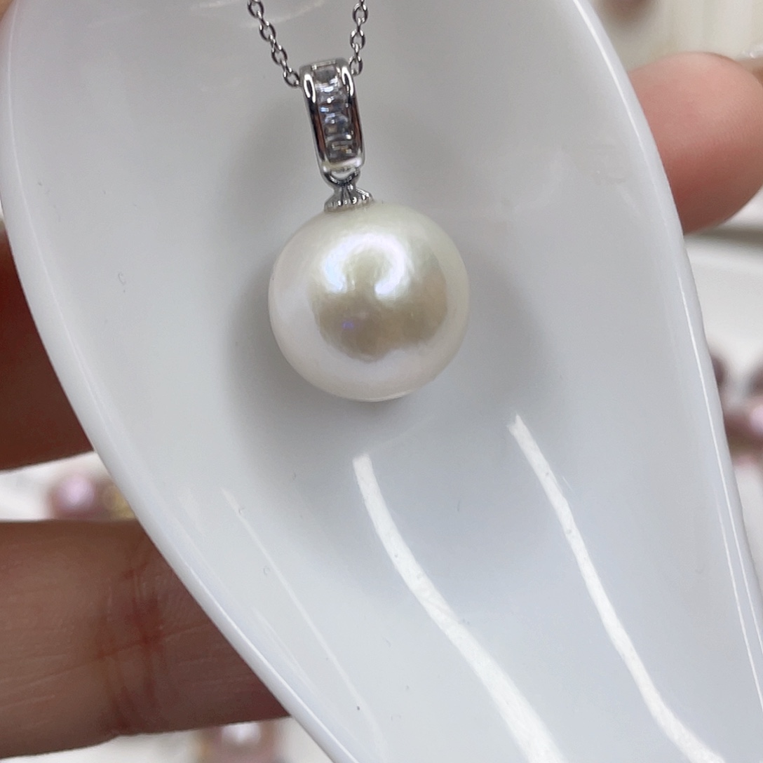 淡水珍珠18K金镶嵌吊坠(赠链)