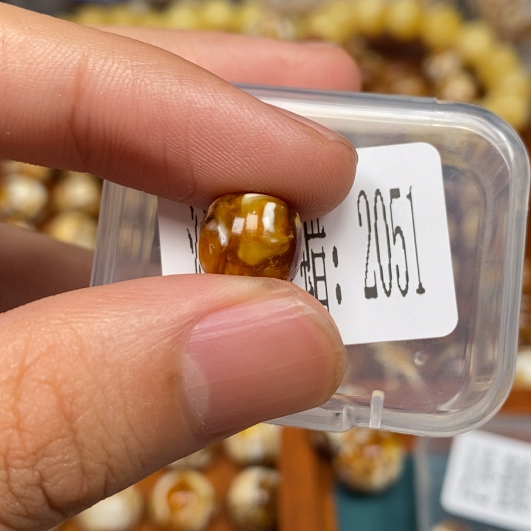 沁色蜜蜡未镶嵌2051