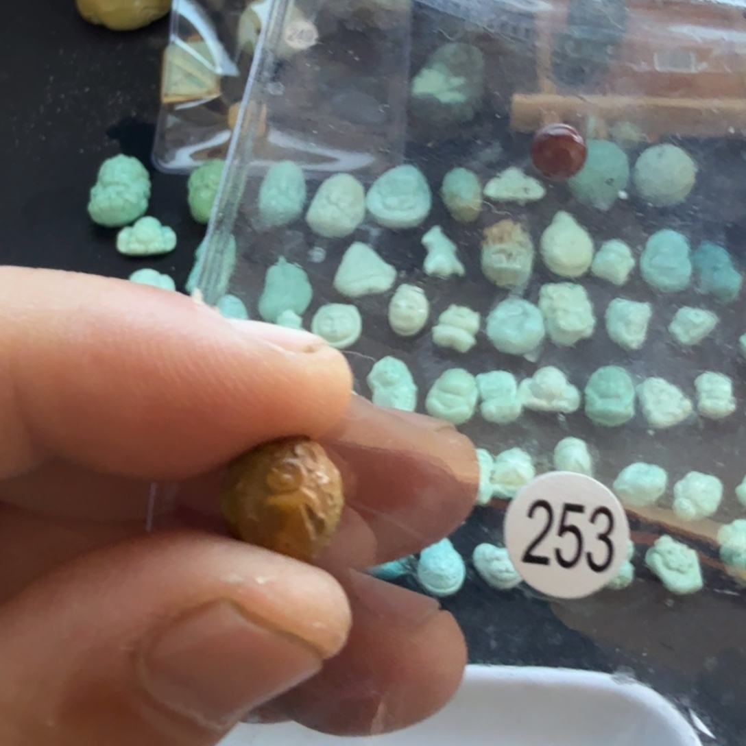 南红玛瑙未镶嵌珠宝奇石