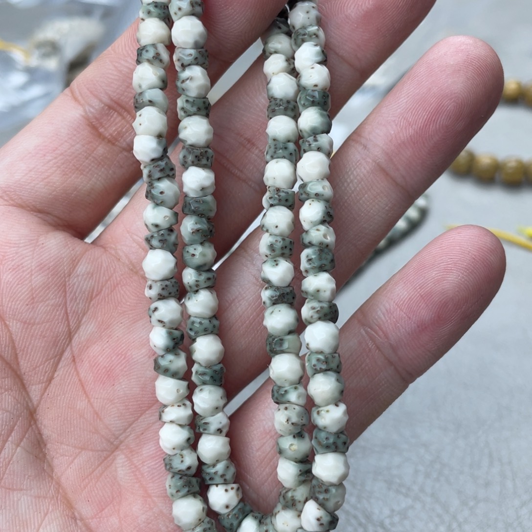 星月菩提吊坠毕业级无相大留白6mm大肠