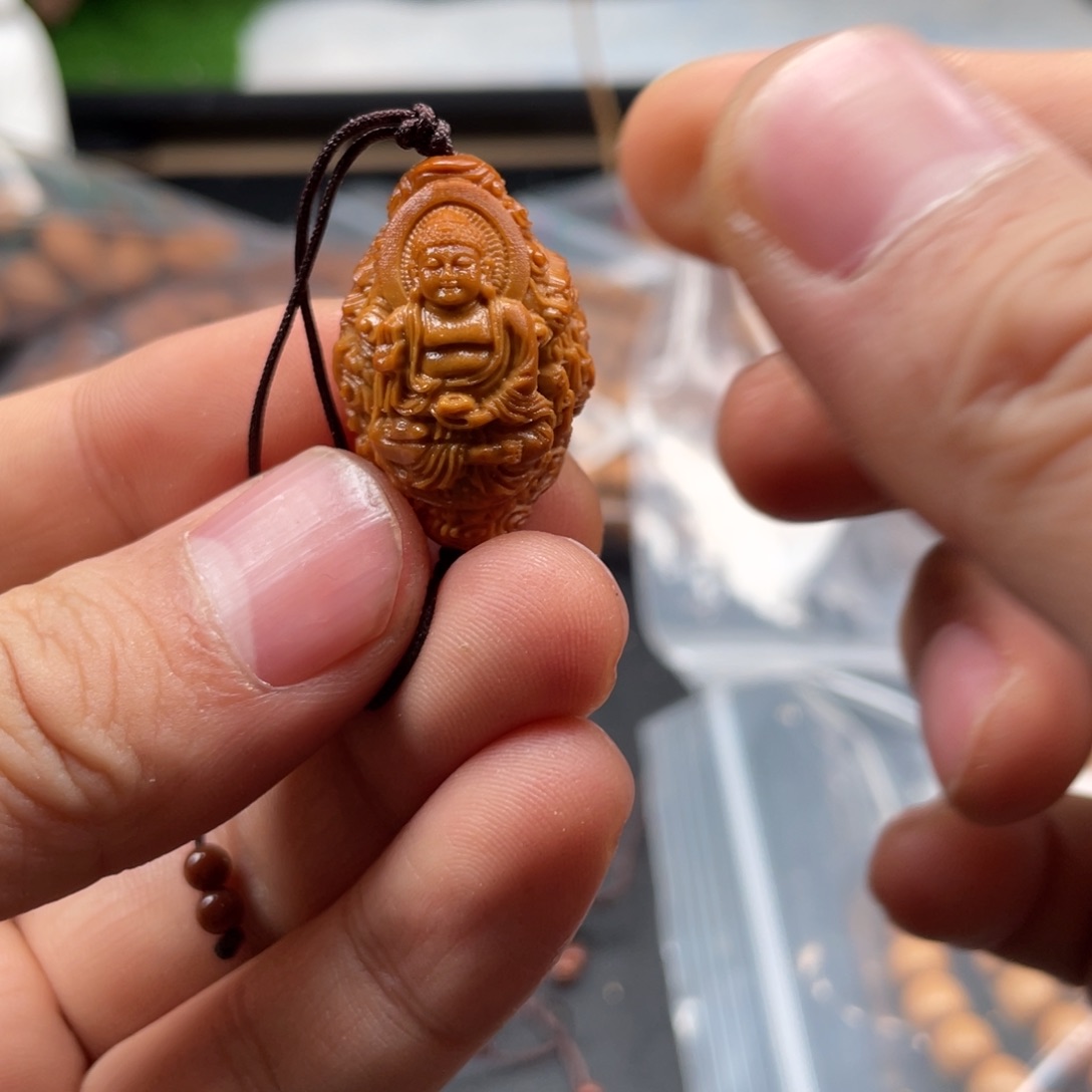 吊坠橄榄核不想说