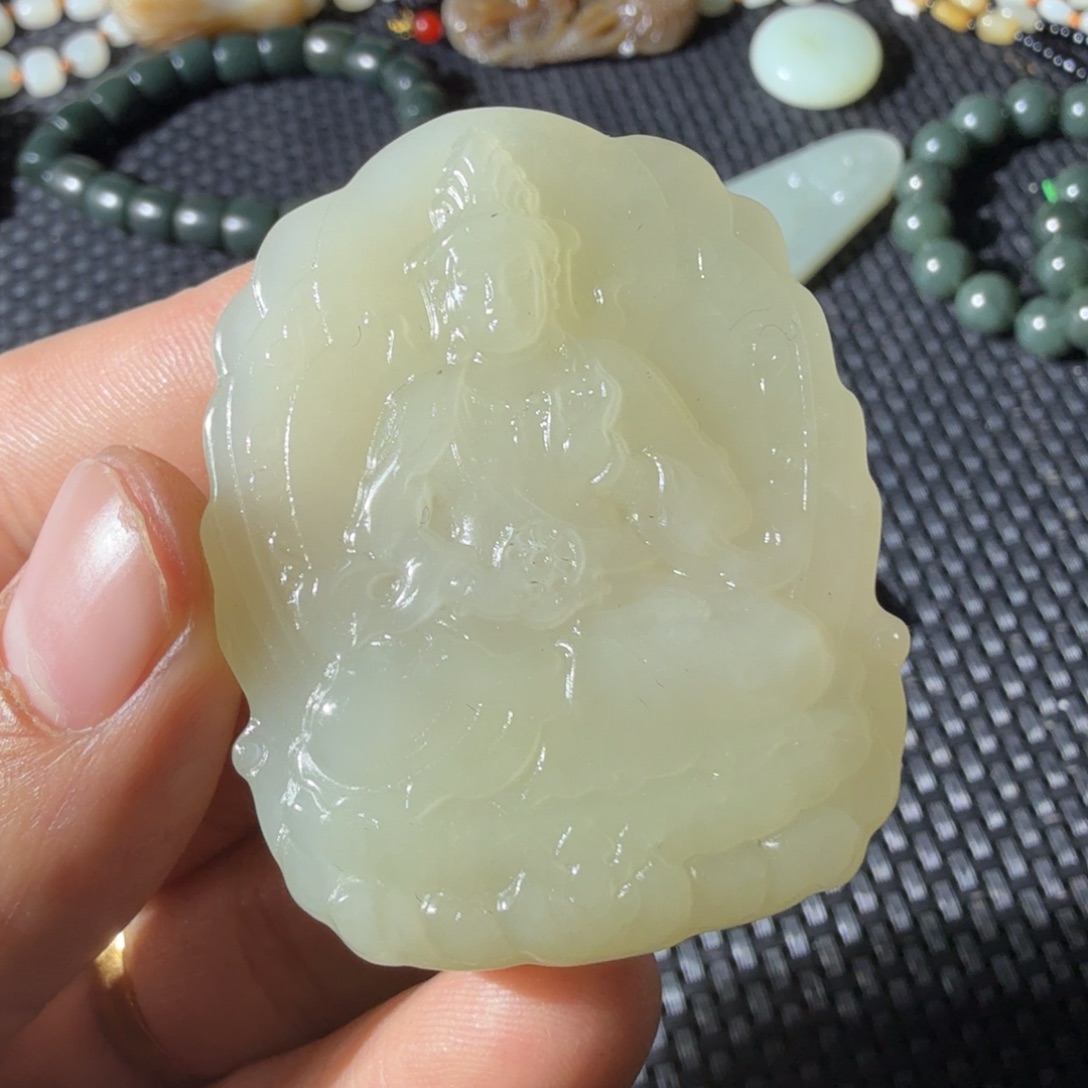 舍****和田玉未镶嵌颈饰