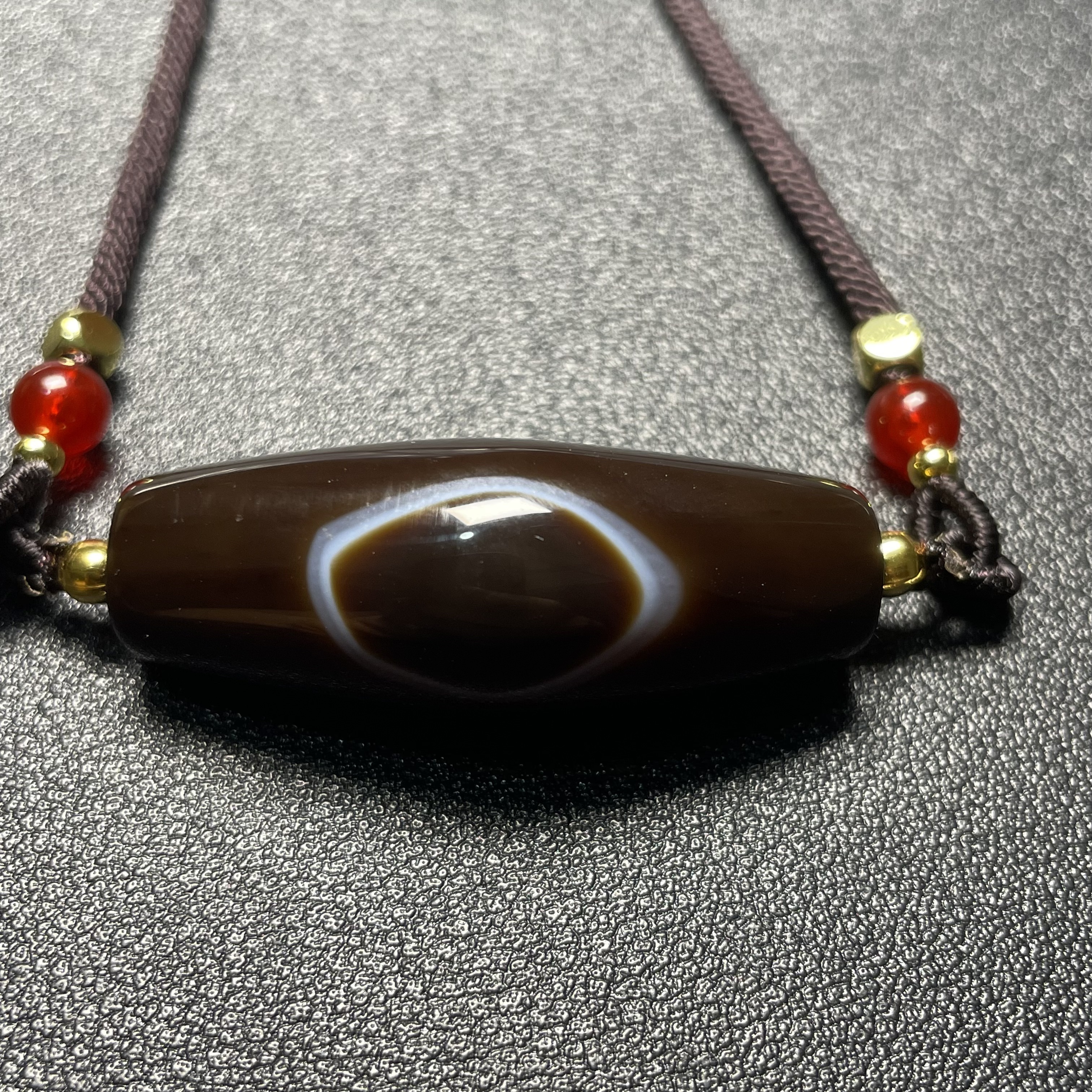 【甄选】棕色牛角玛瑙珠0021天珠