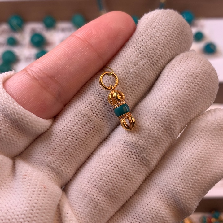 18K金镶嵌绿松石配饰j4.6*15.2