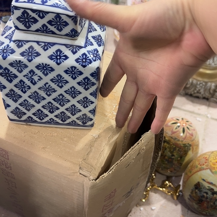 瓷片瑕。。。。。。。。。。。。。。