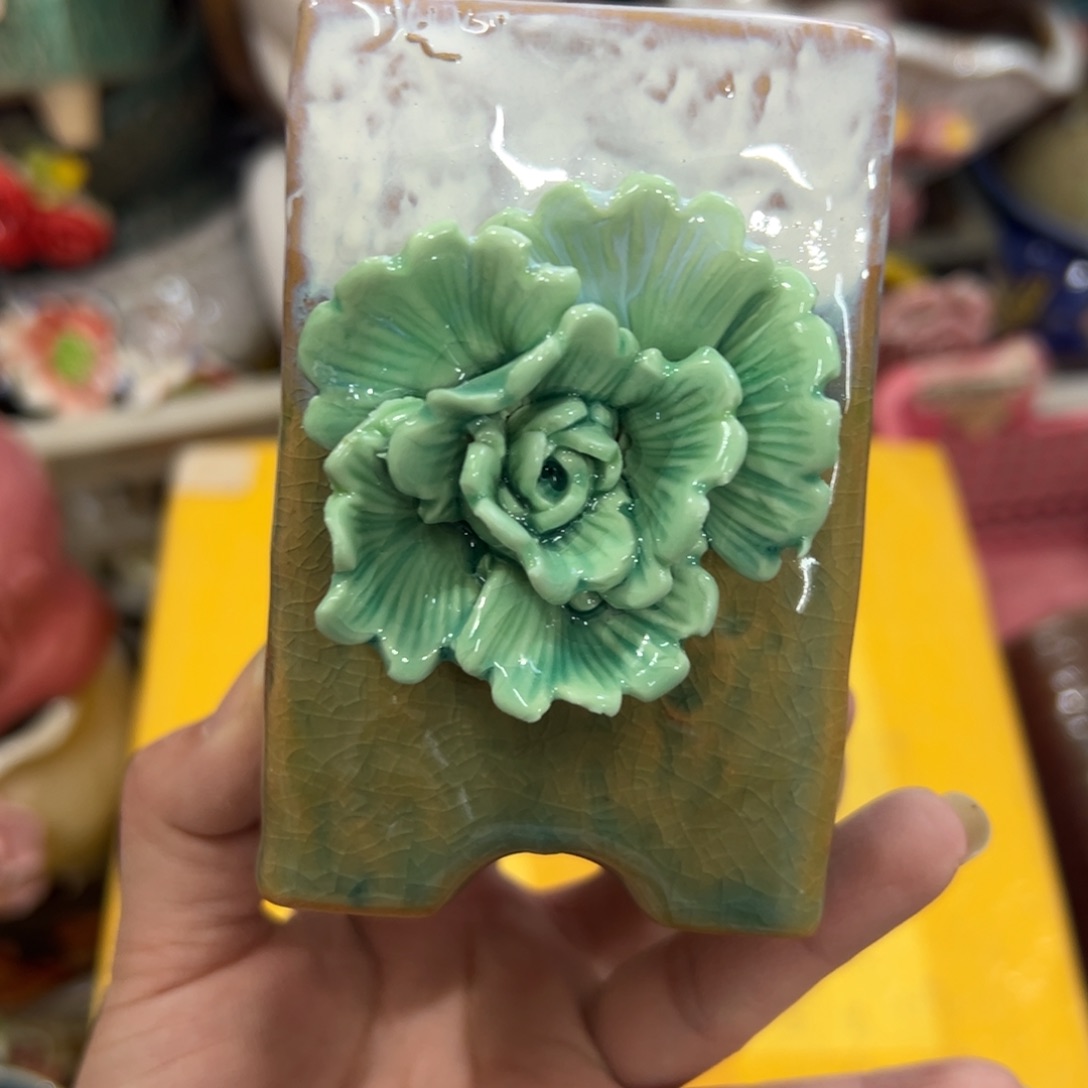 花盆拍满20元发货，退款拉黑。