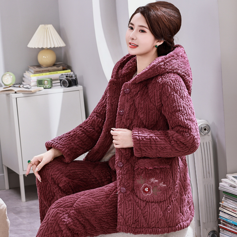 睡衣女秋冬季中老年妈妈款珊瑚绒三层夹棉加厚保暖加绒家居服套装