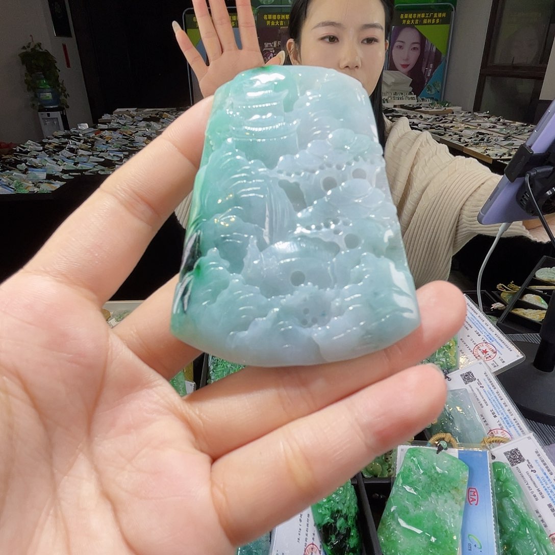 颈饰未镶嵌翡翠一