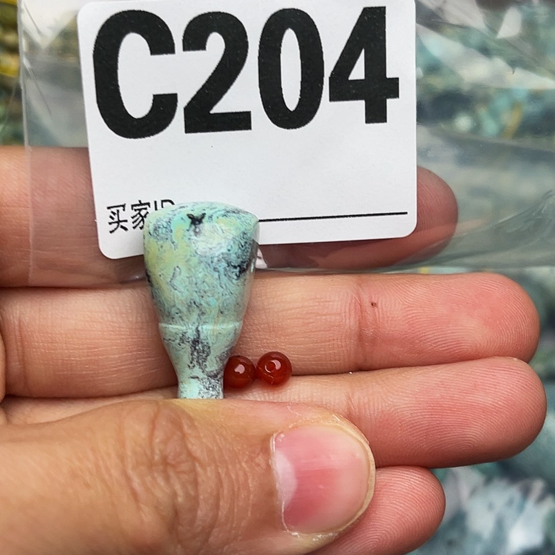 南红玛瑙配饰未镶嵌长*?