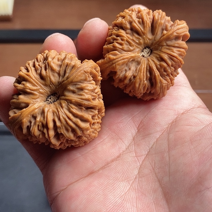 文玩核桃吊坠南疆石文玩核桃