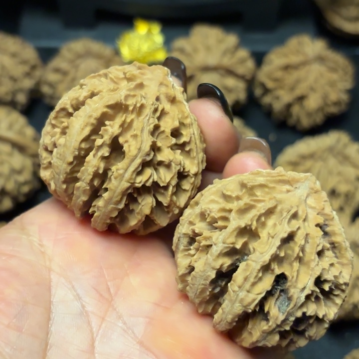 P***d文玩核桃吊坠秦岭灯笼23