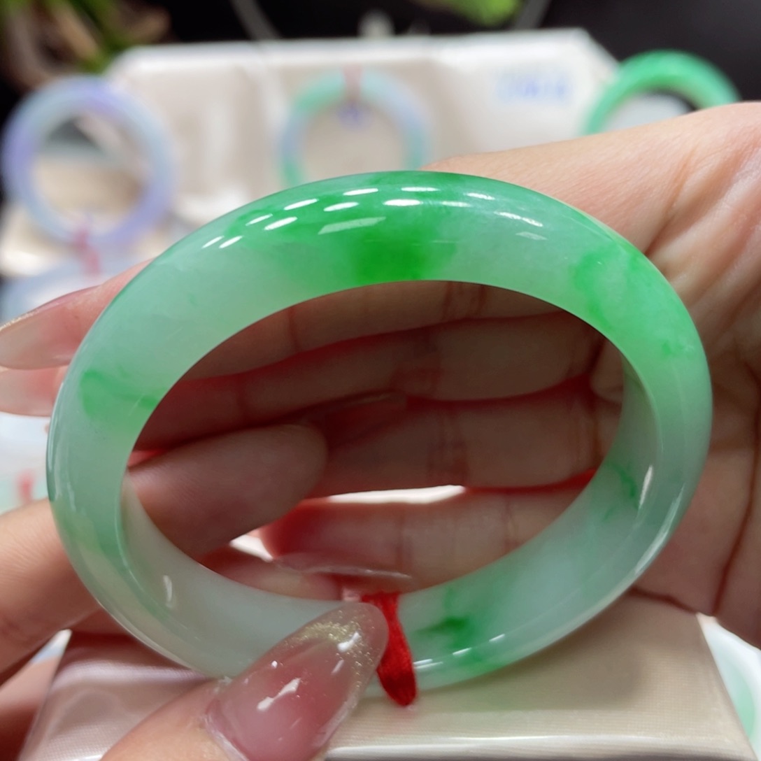 翡翠未镶嵌手镯53贵妃