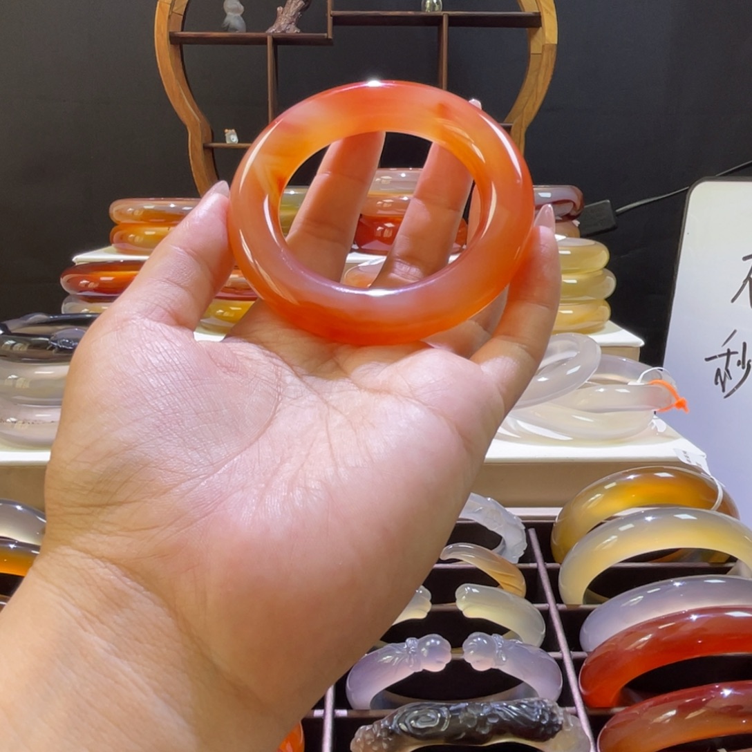 玛瑙/玉髓手镯未镶嵌