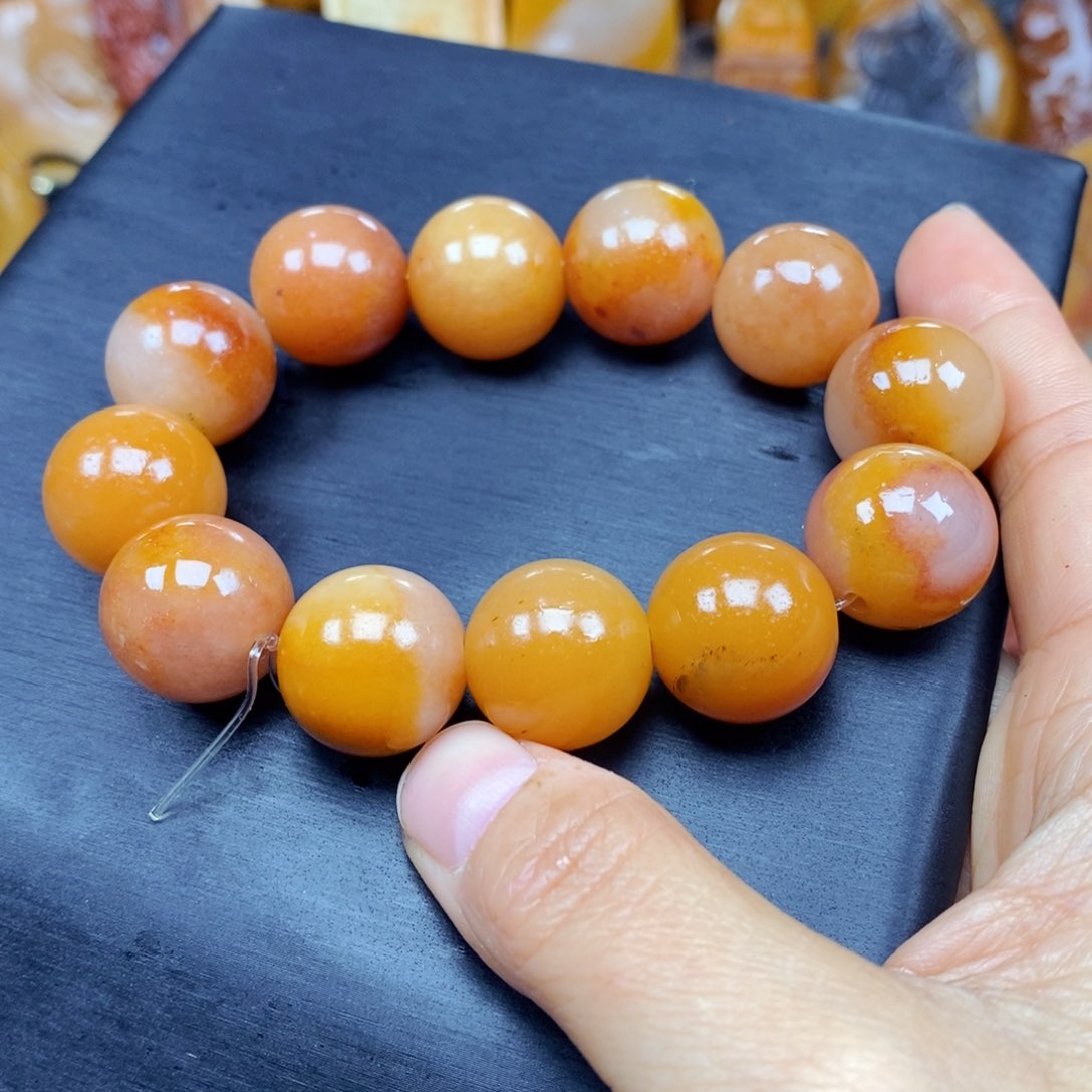 石英质玉（黄龙玉）颈饰未镶嵌